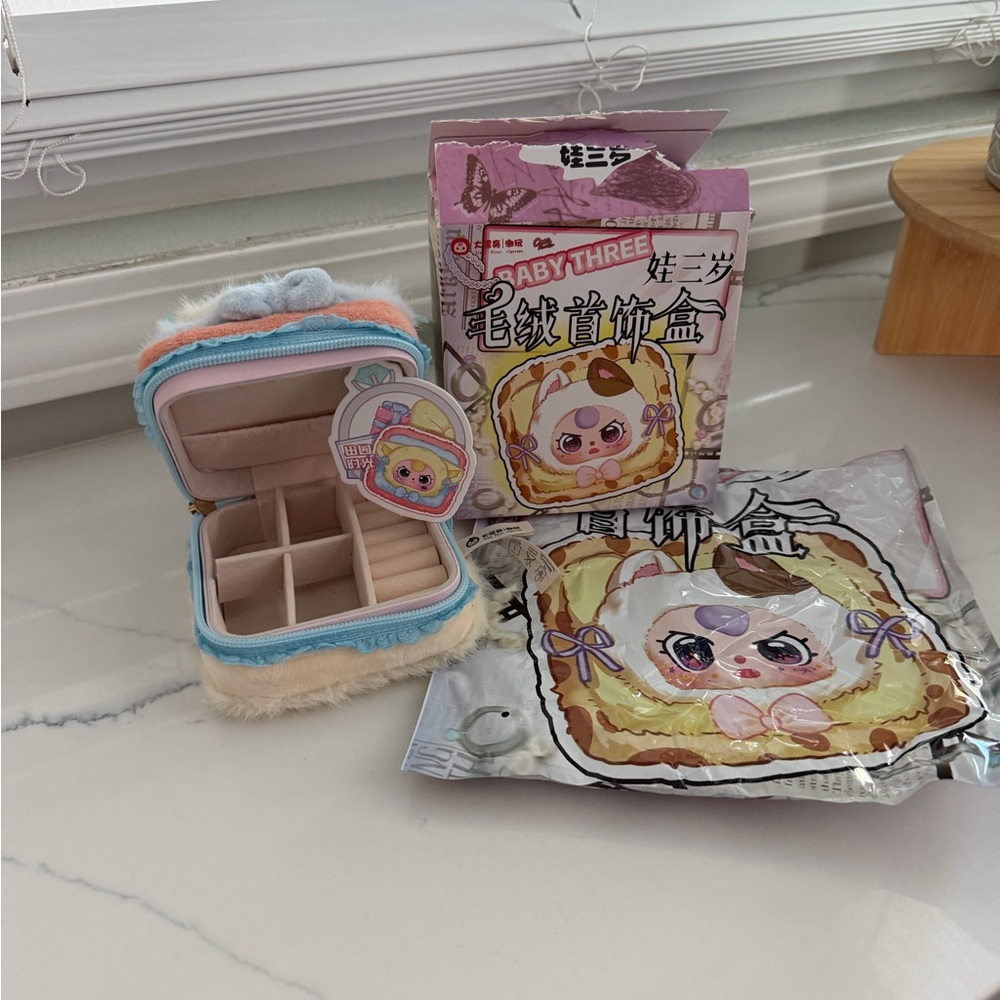Baby Three Jewlery box ! - Picture 4 of 5